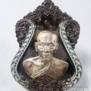 หลวงพ่อพัฒน์ วัดห้วยด้วน เพชรสี่เเคว เอกเมืองเหนือ หน้าเงิน (KA26)