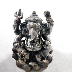 หลวงปู่คีย์ วัดศรีลำยอง พระพิฆเณศวรประทานโชคลาภ รุ่น เศรษฐีมีสุข ซาติน 2550 (KA668)