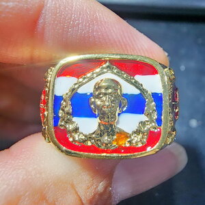 หลวงปู่โต๊ะ อินสุวณโณ แหวน ชนะจน 168 ลงยา กล่องเดิม ธงชาติ (AB5654)