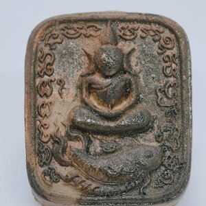 หลวงพ่อสิน วัดละหารใหญ่ พระพุทธทรงปลาอานนท์ โซนดำ ฝังตะกรุด (KA2129)