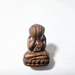 พ่อท่านคล้อย เขาอ้อ วัดภูเขาทอง ปิดตา มหายันต์ มหามงคล 2555 (AB6296)