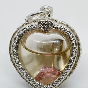 อาจารย์ประคอง หัวใจ มหาเสน่ห์ รุ่น เมตตาบารมี KA2000