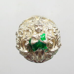 พระแท้ ทั้งร้าน ลูกอมไอ้ไข่ เด็กวัดเจดีย์ รุ่น “รวยบันดาลทรัพย์ ” ลูกนู ป๋อง สุพรรณ การันตี เนื้อเงินลงยา กล่องสวย เดิม