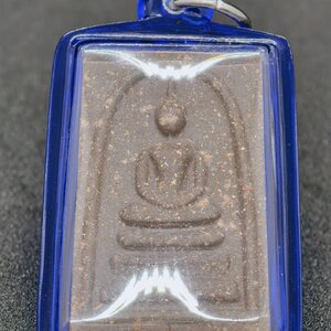 พระอาจารย์สุริยันต์ วัดป่าวังน้ำเย็น พระสมเด็จพิมพ์ใหญ่ รุ่น สุริยันหมื่นล้าน พร้อมเลี่ยม AC1066