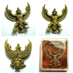 หลวงพ่อยอด วัดตะคร้อ อ.โนนไทย จ.นครราชสีมา มหาพญาครุฑ รุ่น ยอดอริยทรัพย์ เนื้อทองระฆังซาติน KM068