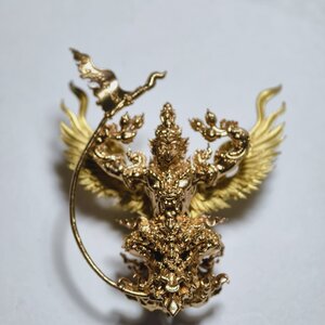 พญาครุฑ วัดครุฑ รุ่น4 เชิญธงเศรษฐี อัศจรรย์โลกไม่ลืม ทองชมพู ปีกทูโทน พิมพ์ใหญ่ (AC5778)