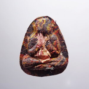 หลวงปู่นิ่ม วัดพุทธมงคล พระผงปิดตา เงินล้าน กนกข้าง วาระ ๘ รอบ (KP3171)