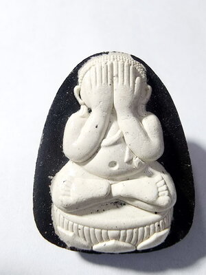 หลวงปู่คีบ ธีรปัญโญ วัดป่าสุทธาวาส นครพนม พระปิดตาเศรษฐี 9 รอบ (KA719)