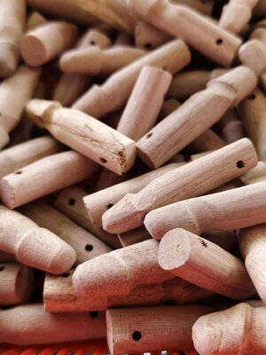 หลวงปู่แก้ว วัดแก่งดินสอ จ.ปราจีนบุรี ปลัดขิก รุ่น รวยทันใจ