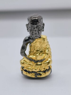 หลวงปู่นิ่ม วัดพุทธมงคล จังหวัดสุพรรณบุรี รูปหล่อเบ้าทุบ รุ่นแรก ปี 66 AC1997