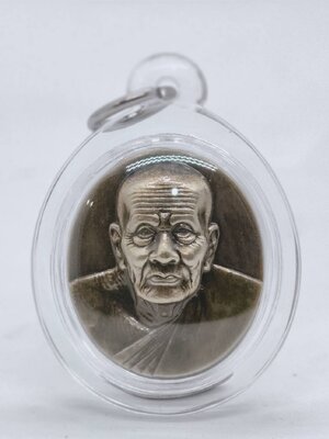 หลวงปู่ทวด หลังโฮโลแกรม พิมพ์ใหญ่ เนื้อชุบเงิน ซาติน (AC1146)