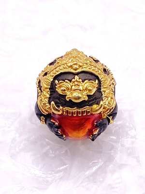 พ่อท่านผ่อง ลูกสะกดพระราหูแปลงฤทธิ์ เนื้อสัมฤทธิ์ ชุบแบล็ค-ทอง KM226