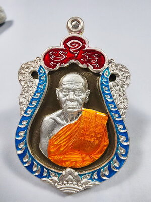 หลวงพ่อหวั่น วัดคลองคูณ เหรียญเสมาชนะศึก หน้ากากเงิน ขอบเงิน (KP6230)