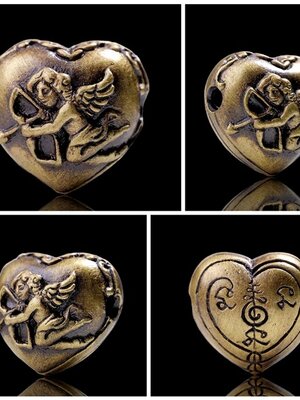 ครูบาแบ่ง วัดบ้านโตนด หัวใจกามเทพสื่อรัก เนื้อทอง ระฆังโบราณ KM083