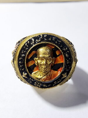 หลวงพ่อพัฒน์ วัดห้วยด้วน นครสวรรค์ แหวน รุ่น รวยชนะจน แม่นางกวัก (AC490)