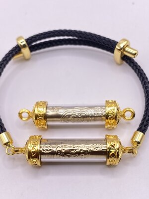 อาจารย์เปลี่ยน หัทยานนท์ ตะกรุดแก้จน (พร้อมสร้อยข้อมือเชือกดำ) 68 KM123