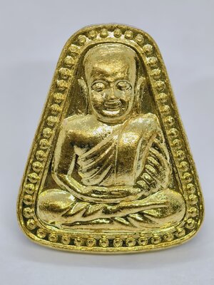 หลวงพ่อเงิน วัดบางคลาน เหรียญรูปเหมือน พิมพ์จอบใหญ่ รุ่น มหาบารมี 51 KA2620