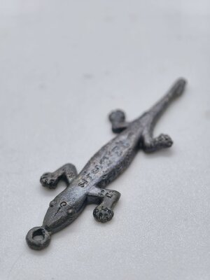 หลวงพ่อเพชร วัดไทรทองพัฒนา จิ้งจก วิเศษ เนื้อสังฆวานร รุ่นแรก KA2723