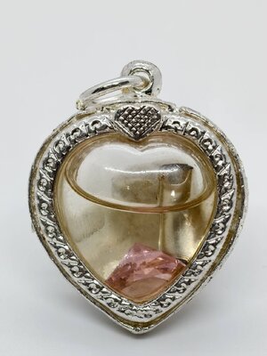 อาจารย์ประคอง หัวใจ มหาเสน่ห์ รุ่น เมตตาบารมี KA2000