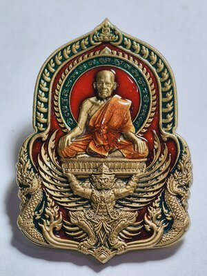 หลวงพ่อพัฒน์ วัดห้วยด้วน ราชันย์แสนล้าน ทรงครุฑ หลัง พญาครุฑซาติน ลงยา AC2629