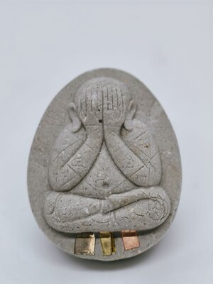 หลวงพ่อพัฒน์ วัดห้วยด้วน พระผงปิดตา รุ่น จัมโบ้3รวยเงินล้าน ตะกรุดสามกษัตริย์ (KA2236)