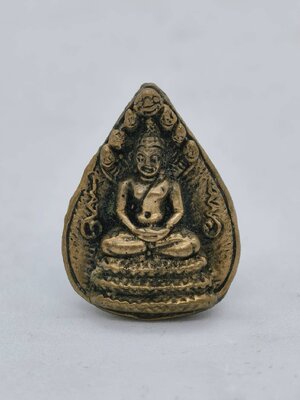 พระนาคปรกใบโพธิ์ ปี14 เนื้อขันลงหิน ออกวัดสระแก้ว กล่องเดิม AC1826