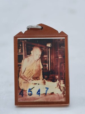 หลวงพ่อกวย วัดโฆสิตาราม ภาพถ่าย เลี่ยมเดิม หนังหนุมาน ปี 2565 KA1646