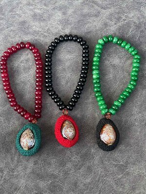 หลวงพ่อเมียน วัดบ้านจะเนียงวนาราม กำไลหินหัวเบี้ยแก้ อีนาง คำดวง