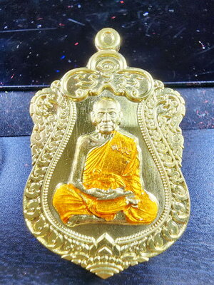 หลวงพ่อพัฒน์ วัดห้วยด้วน เสมาอายุยืน ลงยา กล่องเดิม (KP6028)