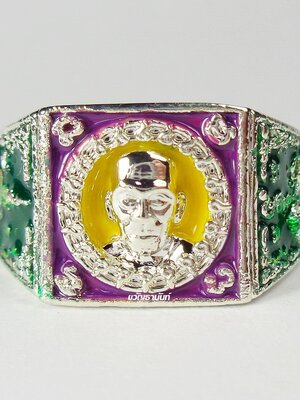 แหวน พัฒน์รวย พัฒน์เฮง หลวงพ่อพัฒน์ วัดห้วยด้วน ไซส์ 60 ชุบเงินลงยา 3 สี (N39)