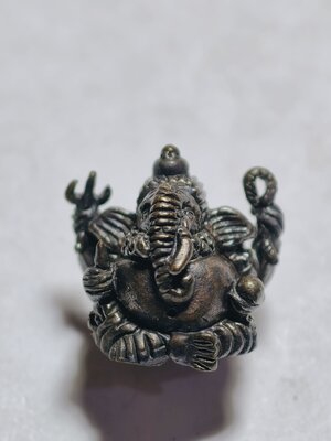 หลวงปู่หงษ์ วัดเพชรบุรี พระพิฆเนศวร์เล็ก เพิ่มทรัพย์ เพิ่มสุข 2553 (AC4217)