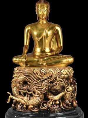 หลวงพ่อทองคำบนฐานบัลลังก์มังกร มงคลโสภิต ขนาดบูชา วัดไตรมิตรวิทยาราม